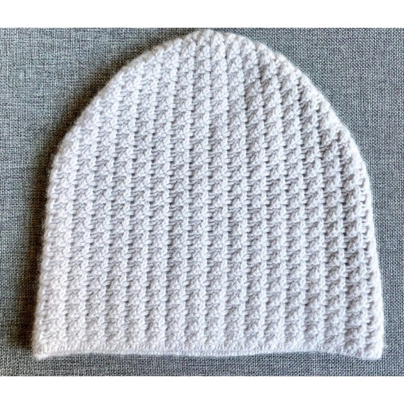 NWOT Arch4 London UK 100% Cashmere Pale Gray Knit Hat Beanie - Adult One Size - Picture 2 of 11